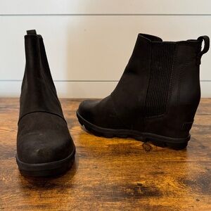 Women's Black Chelsea Wedge Ankle Boots